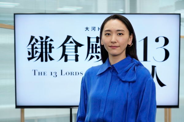 原來佢2019年剝咗3隻智慧齒,改變咗咀嚼習慣,面形都有所改變。 