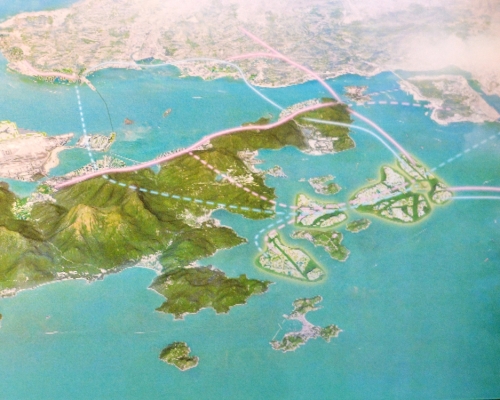 林鄭月娥強調,明日大嶼第一期交椅洲填海提供15至16萬住宅單位。資料圖片