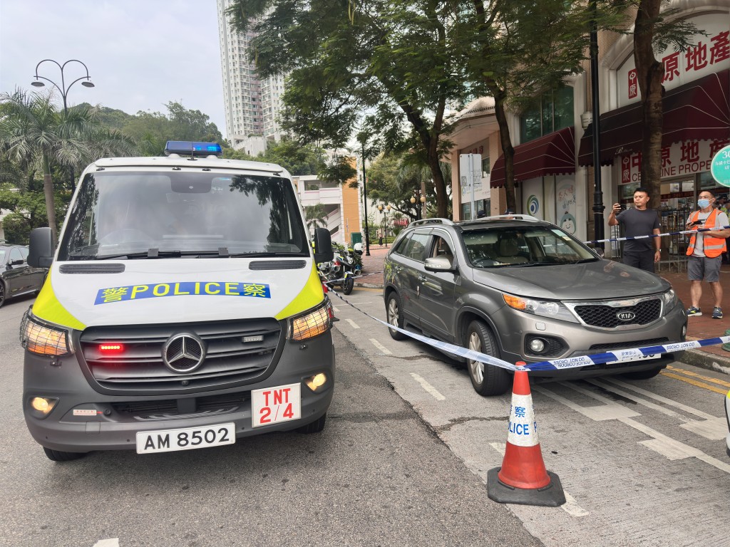 警方在深井截獲毒品快餐車，拘捕司機。梁國峰攝