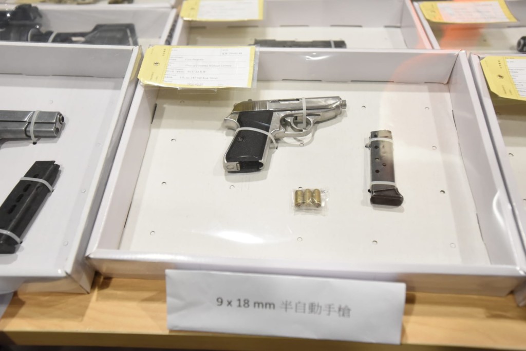 警方展示證物。
