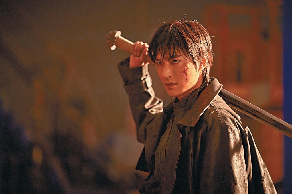「霸王」李敏鎬,連載逾10年小說《滅活法》中的英雄,有不死主角光環。 「霸王」李敏鎬,連載逾10年小說《滅活法》中的英雄,有不死主角光環。