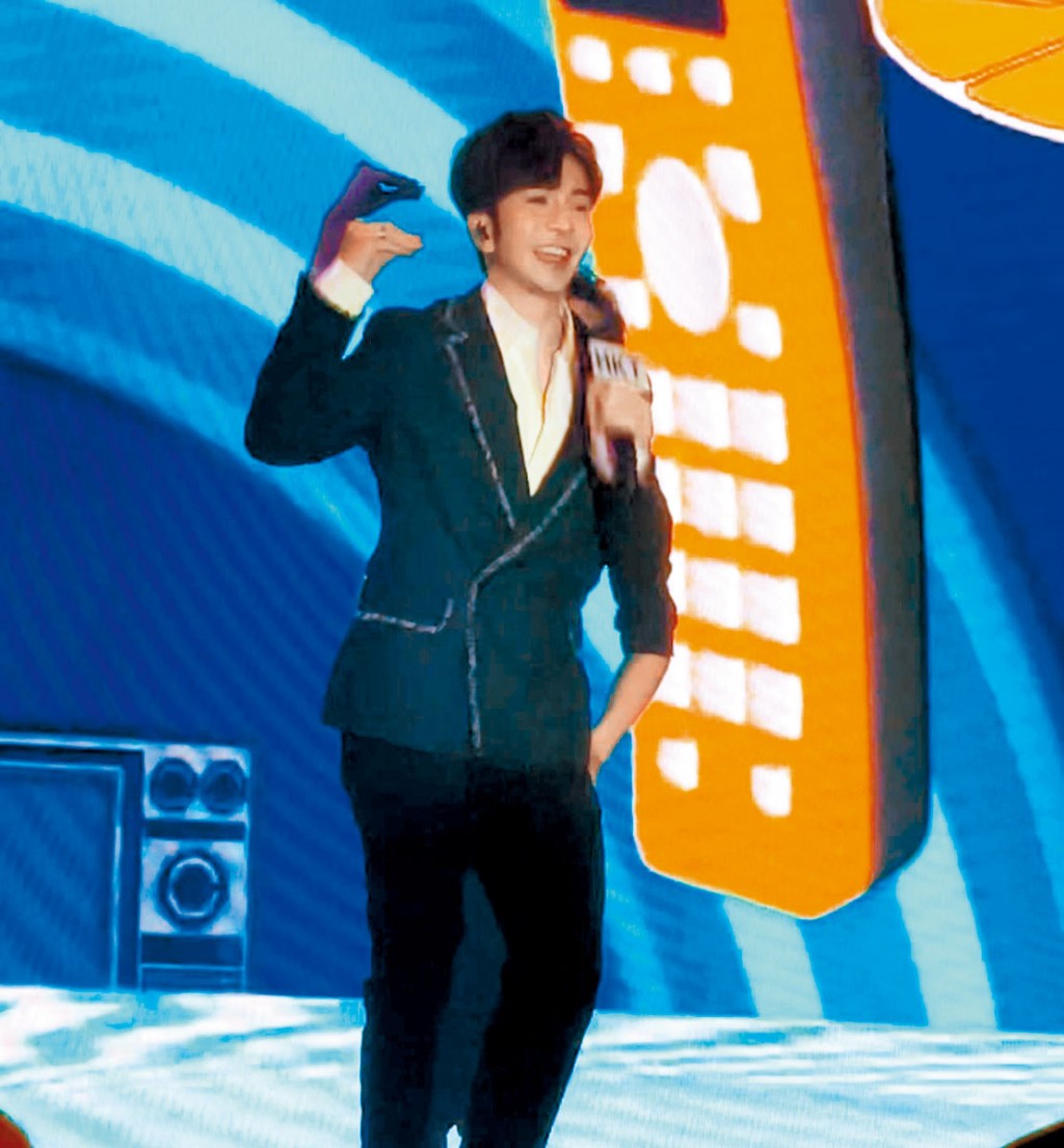 Anson Lo唱跳一番，引觀眾尖叫。　　