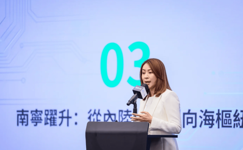 李焯寧在科技論壇，大談人工智能在內地的發展及應用。