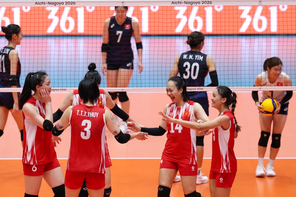 香港女子排球队分组赛吞下两连败，已无法争夺小组前两名的出线席位，遗憾无缘晋级八强。新华社