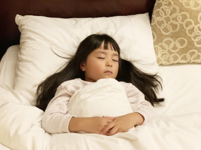 若睡床在西北方的朋友，今年也特別容易病倒或有所損傷，可把黑曜石葫蘆放在床頭。（圖片來源：PhotoAC）