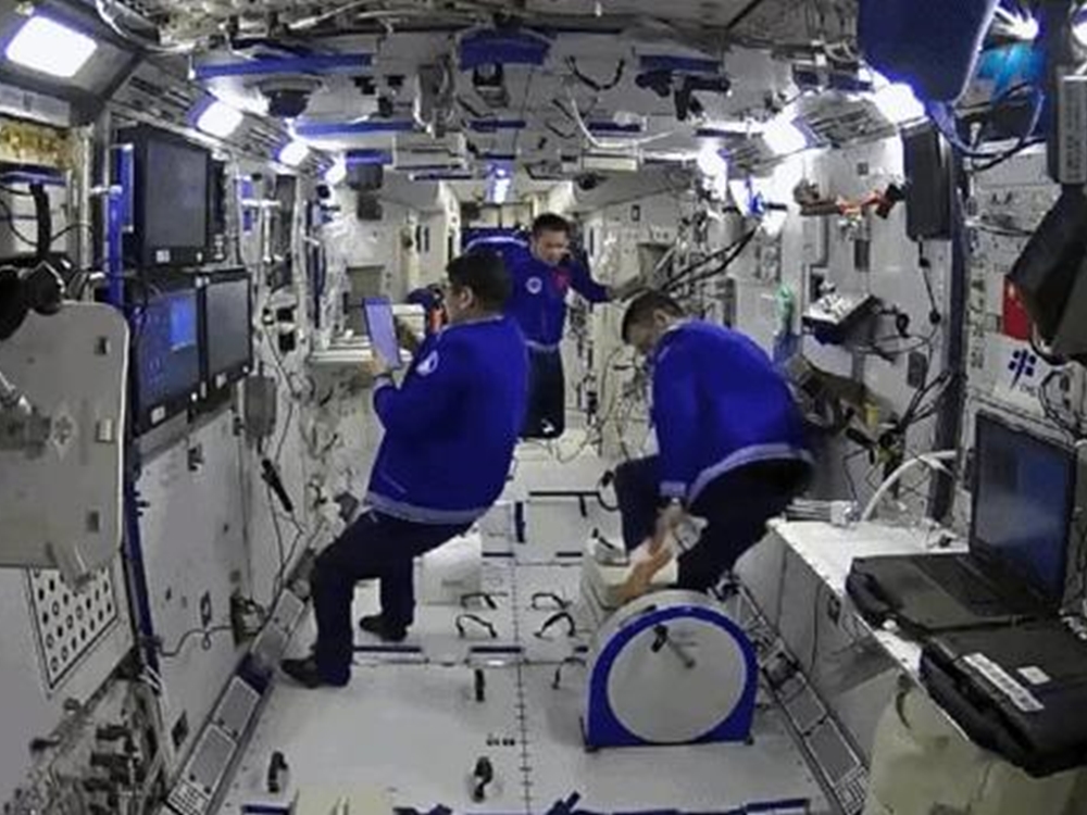 神舟十二號與天和核心艙成功分離。網圖