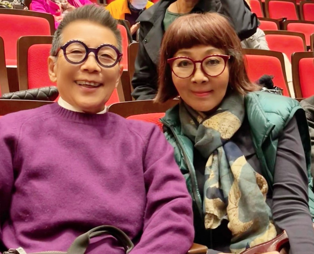文麗賢（右）近年積極抗癌，不過仍有出席好友聚會。