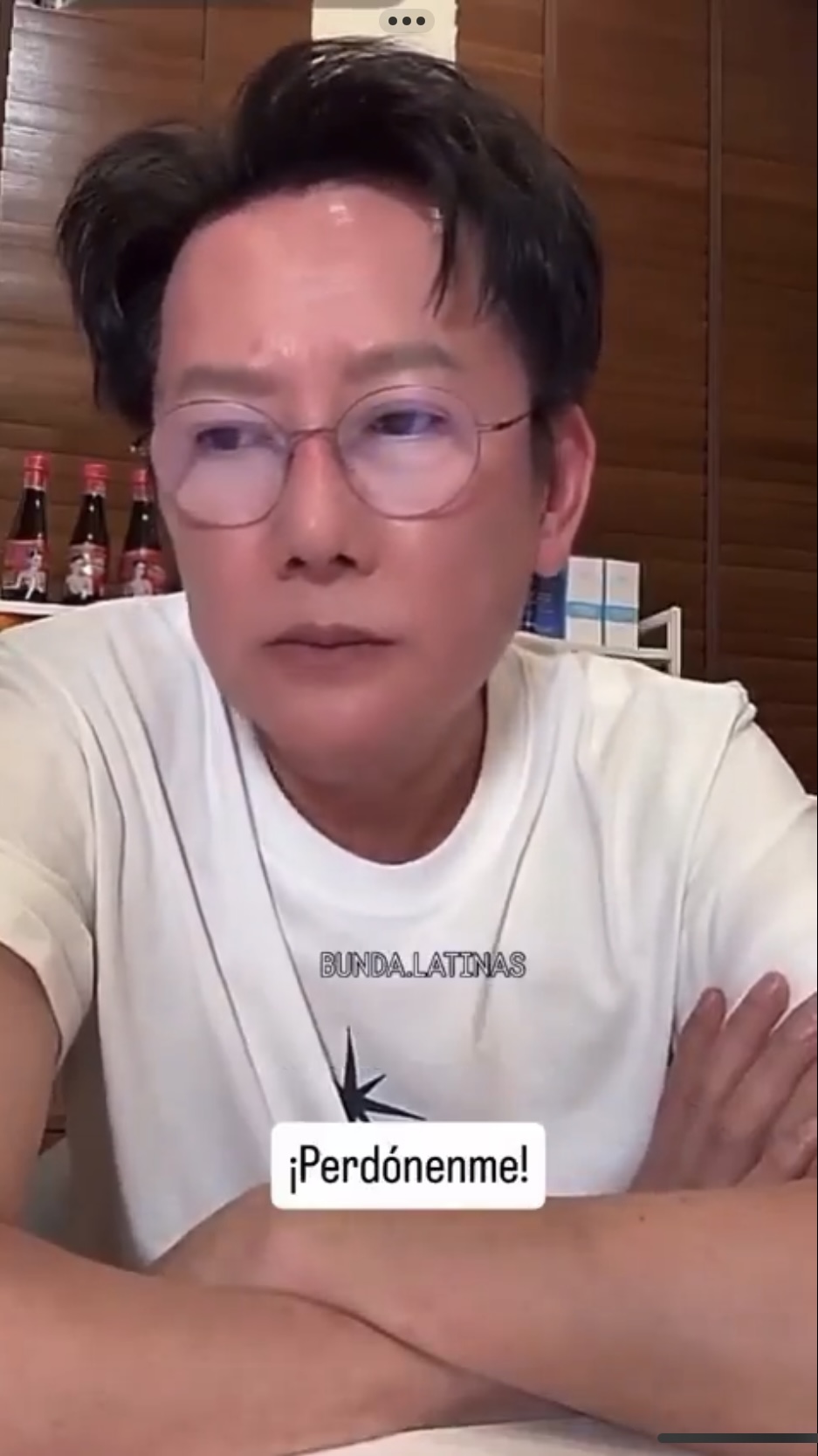 纳瓦特拍片道歉。