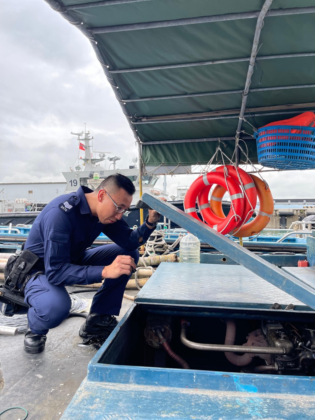 任職水警超過20年的薛鳴濤一直為香港海上安全貢獻力量。