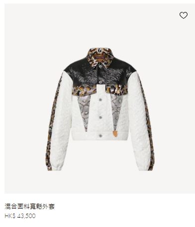 白色豹紋外套增添時尚感。