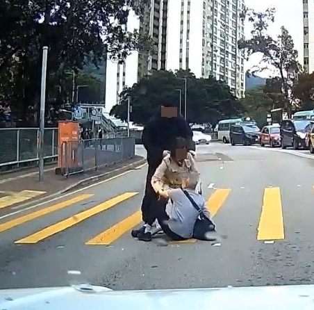 facebook截圖（資料來源：Kwong Cy＠facebook車cam L（香港群組））