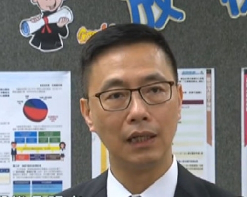 楊潤雄勉勵放榜的學生,不要因文憑試的成績,而影響人生目標。