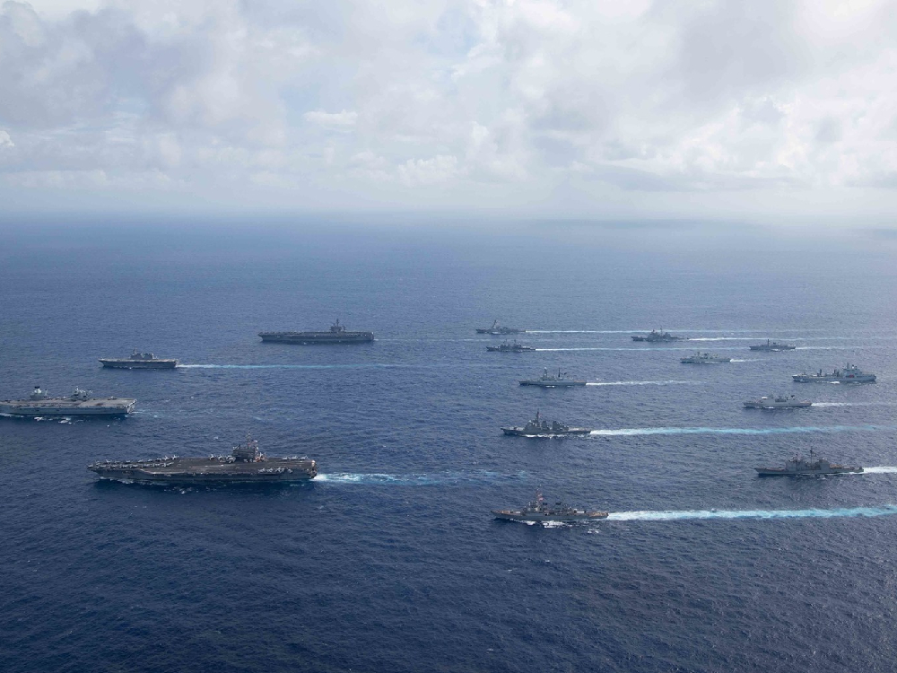 美軍太平洋艦隊在Facebook公布聯合軍演照片。 