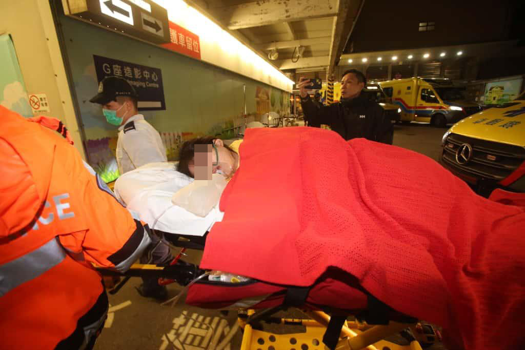 少女送院时陷入昏迷。曾志恒摄