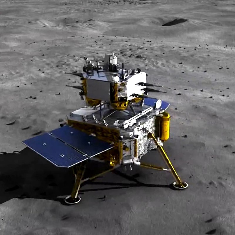 中國「嫦娥五號」探月器在月球表面降落。