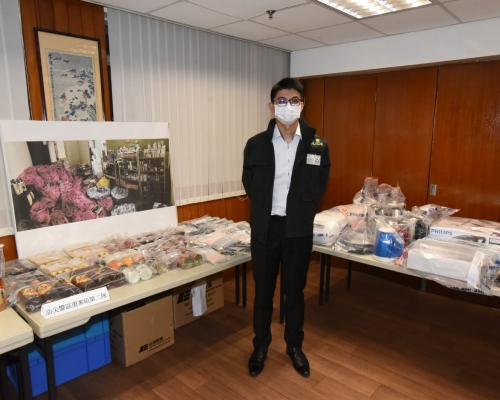 油尖警區助理指揮官(刑事)署理警司湯淦維交代案情。