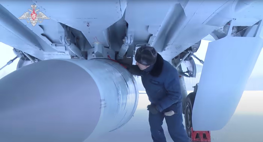 携带高超音速导弹的俄战机。 路透社