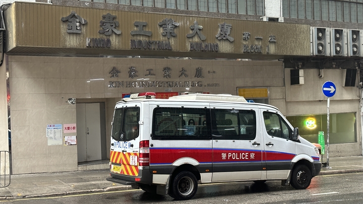 男子燒炭死亡，警方調查案件原因。梁國峰攝