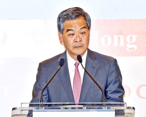 前特首梁振英在facebook發文，不滿《蘋果》針對歷任特首家人。資料圖片