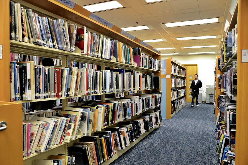 康文署回應指如發現書籍不利於國家安全，即會註銷並永久從圖書館館藏中移除。資料圖片