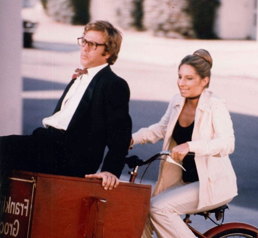 赖恩与芭芭拉史翠珊于1972年喜剧《疯狂飞车大闹唐人街》中，初结戏缘。
