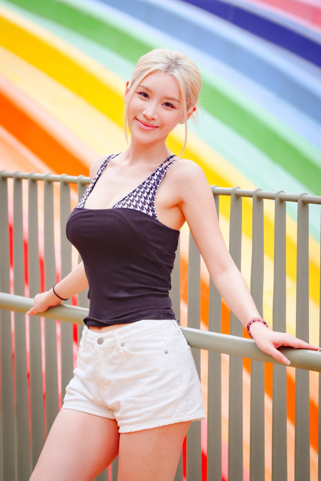 郭珮文（Juliana）的泳裝造型。