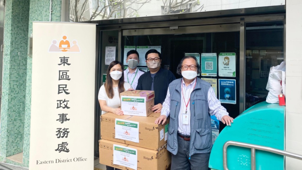民政總署向多個屋邨屋苑,派近7萬套檢測包。政府新聞處