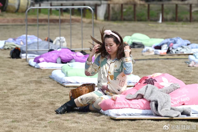 世界睡眠日，上海舉行睡覺比賽。 澎湃新聞