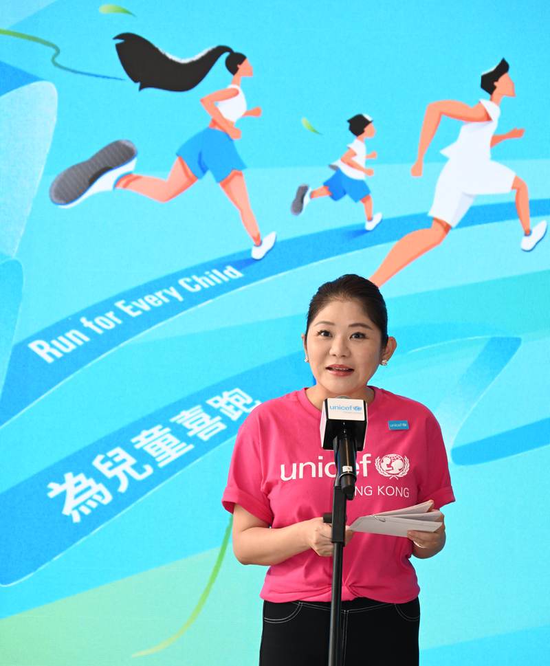 UNICEF HK主席陈晴女士喜见实体长跑于疫后首度回归，期望联儿跑可推广SDG3的卖践，为儿童的良好健康与福祉努力奋进。