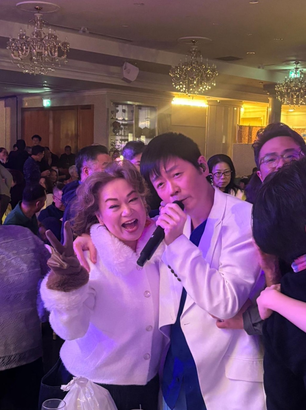 李思捷在杜麗莎前獻唱感壓力。 李思捷在杜麗莎前獻唱感壓力。