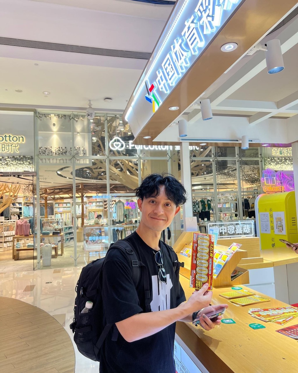 當年的報導中，黃寶龍直認有個16歲的兒子，兒子由前女友照顧，而分手原因是性格不合。