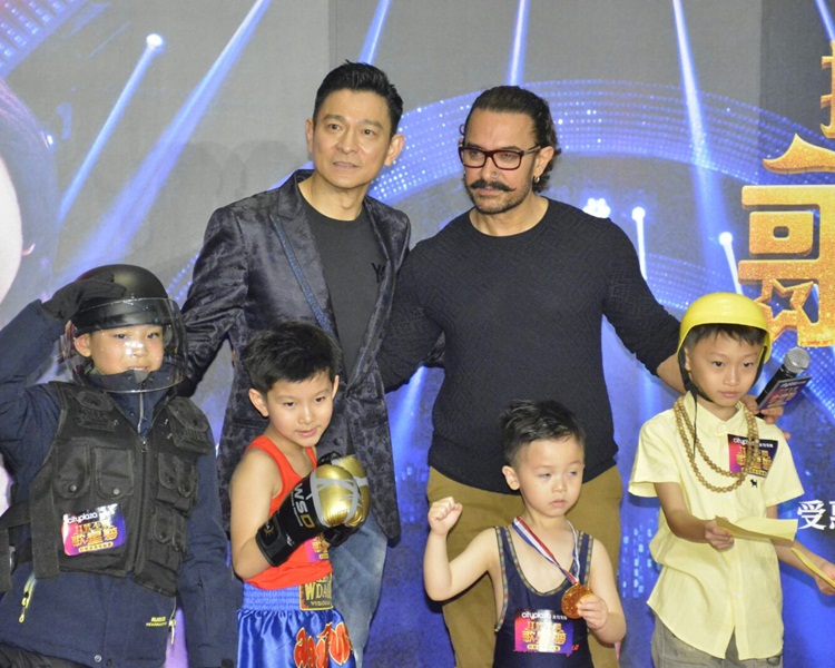 阿米爾汗（Aamir Khan、右）有「印度劉德華」之稱。