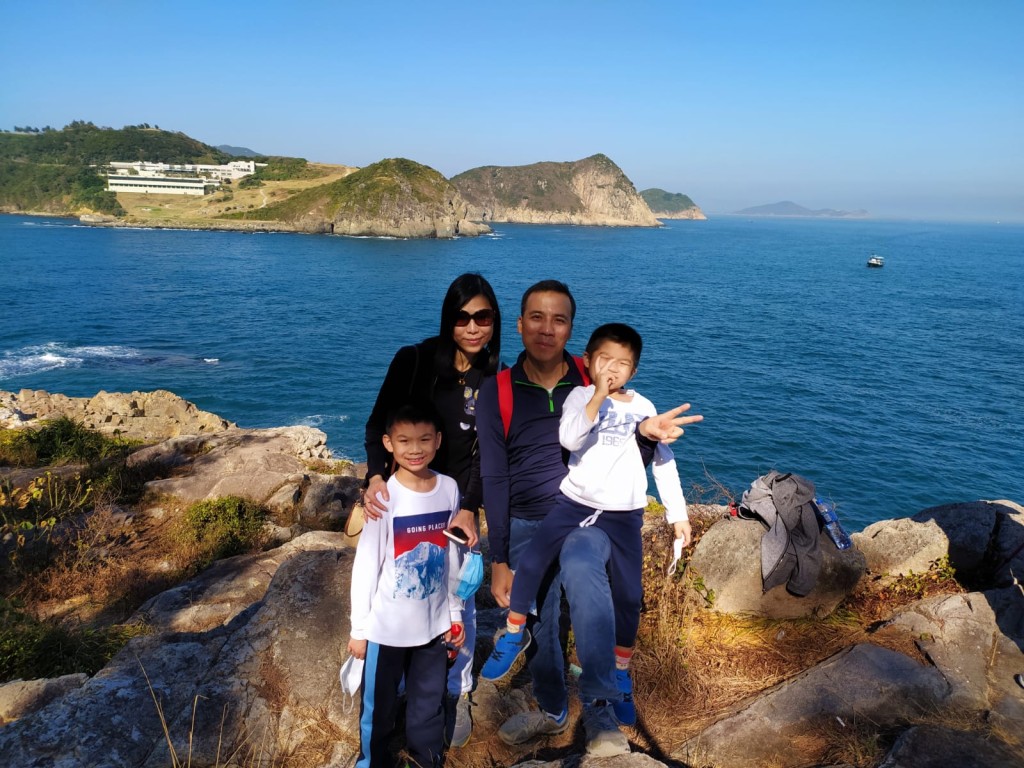 登上半山可遠眺蔚藍海景，絕對不枉此行。