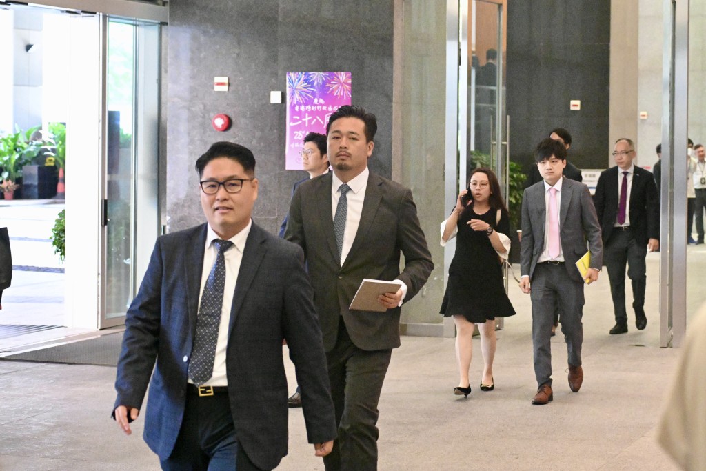 左一:周元谷。蘇正謙攝 左一:周元谷。蘇正謙攝