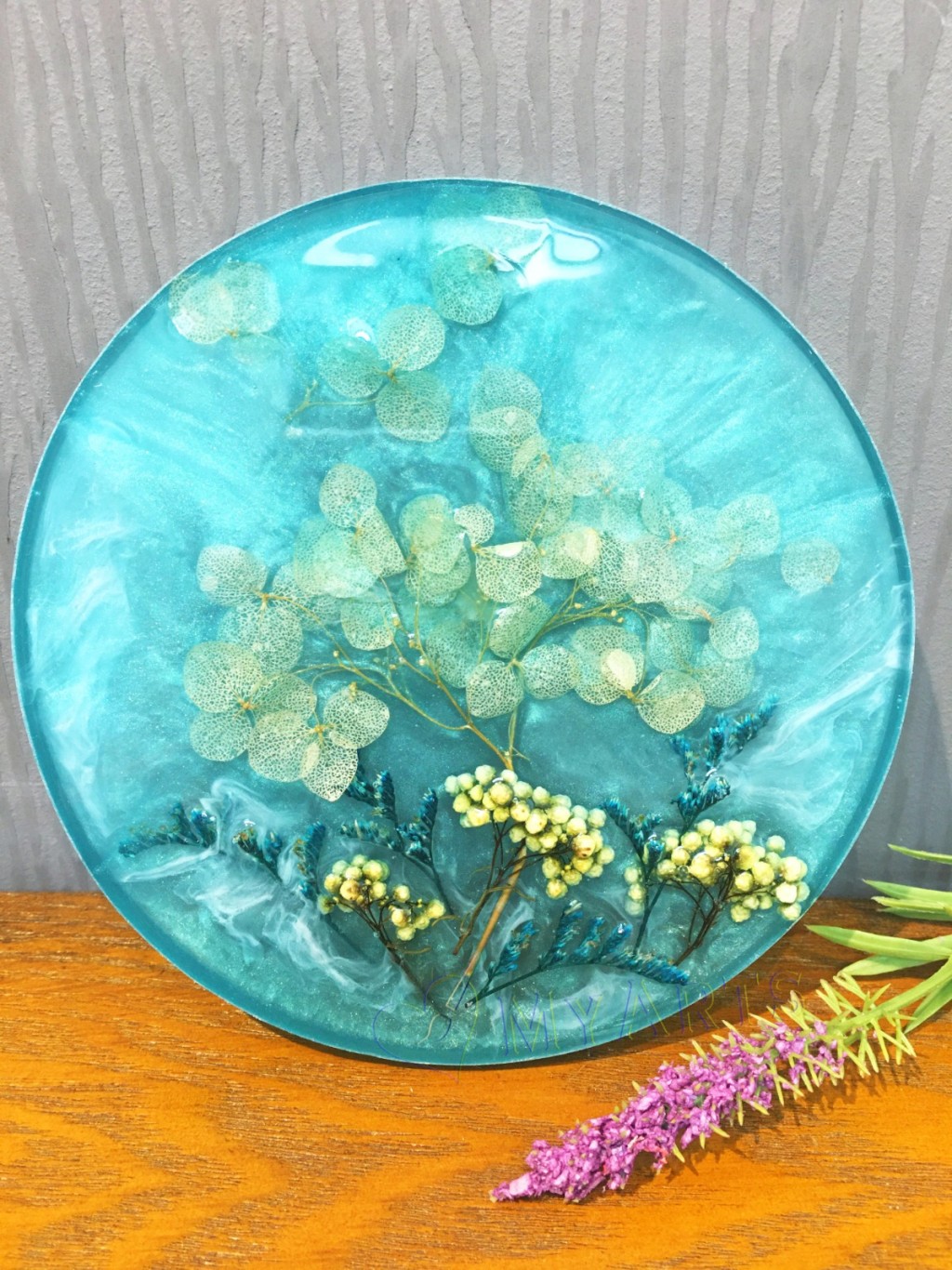 流體樹脂可作創作素材,它可變身成一幅畫。 流體樹脂可作創作素材,它可變身成一幅畫。