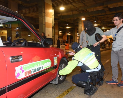 警方拘捕一名的士司機