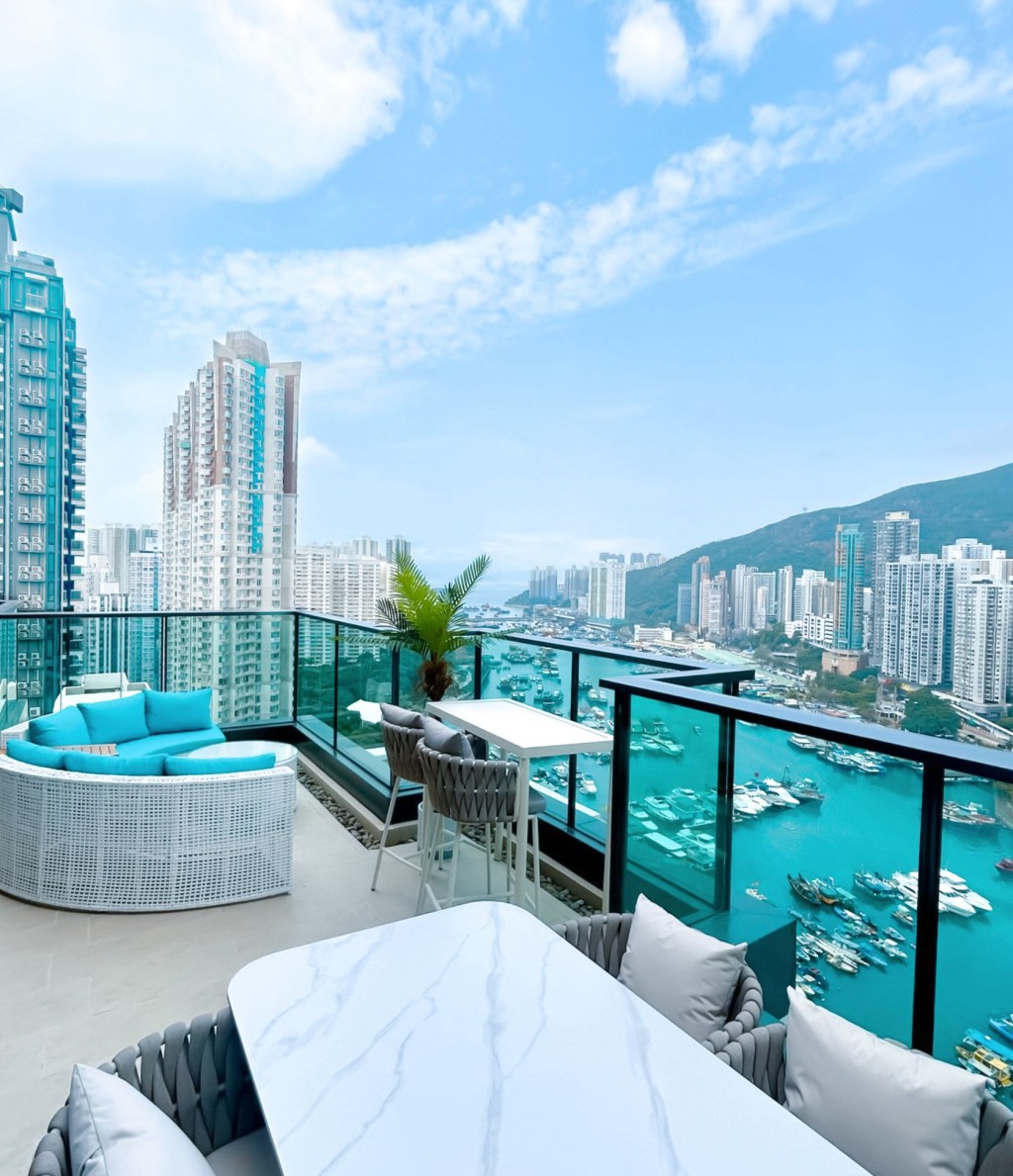 單位成交價為1625.2萬元，呎價約34,000元。