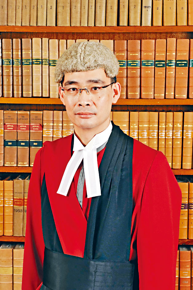 上訴庭法官彭偉昌認為原審法官判刑原則犯錯及減刑過多。　
