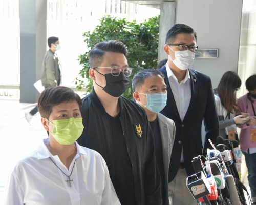 胡志偉(右二)指林鄭月娥無意解決政治困局。
