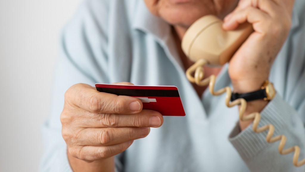 猜猜我是誰騙徒假扮兒子呃「保釋金」 88歲老婦失22萬元 。istock示意圖