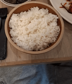 有伯伯每日到银杏冰室以两元购买一碗白饭。（图片：google map截图）