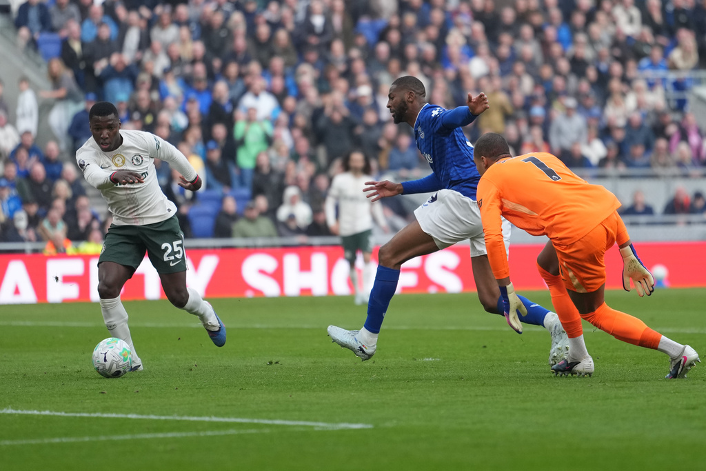 车路士后防今场失3球。美联社