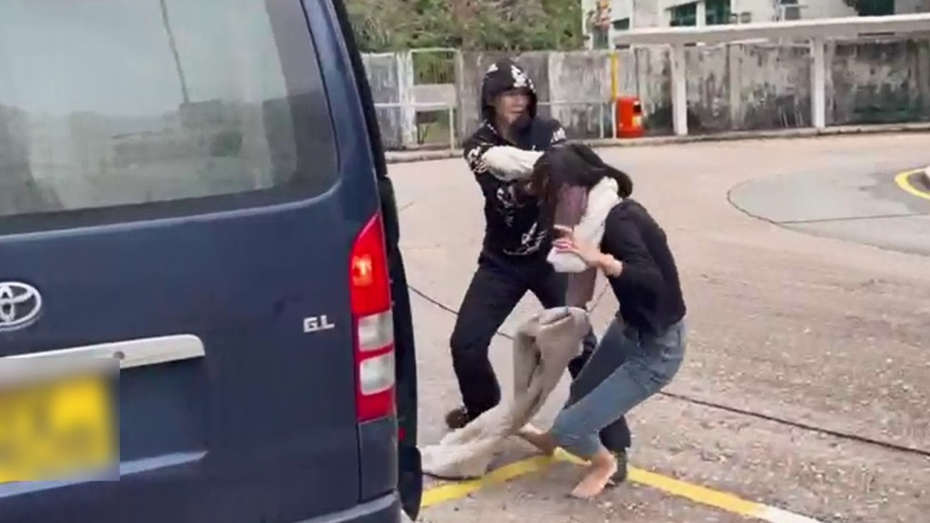 案發日女事主被強行扯上車帶走，4名涉事男女今日分別判囚、更生中心及感化。