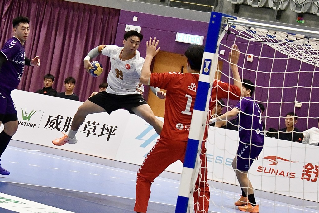 连润滔上半场已得七分。杨骏尧摄