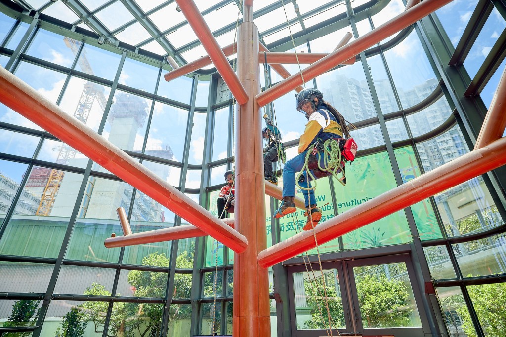 「伍絜宜樹藝教育及研究中心」內設有高達10米的人工樹。THEi提供 「伍絜宜樹藝教育及研究中心」內設有高達10米的人工樹。THEi提供