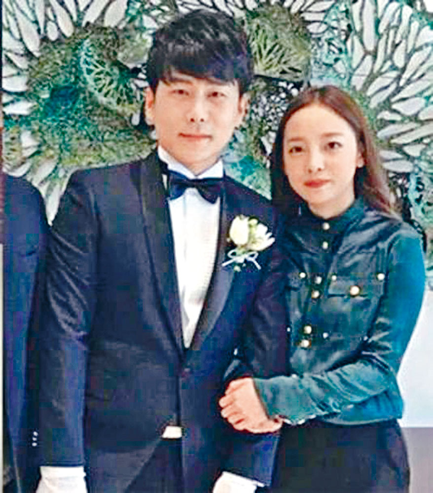 ■具荷拉跟哥哥具浩仁自小遭母親拋棄，父親入稟討回前妻多年來欠付的育兒費。