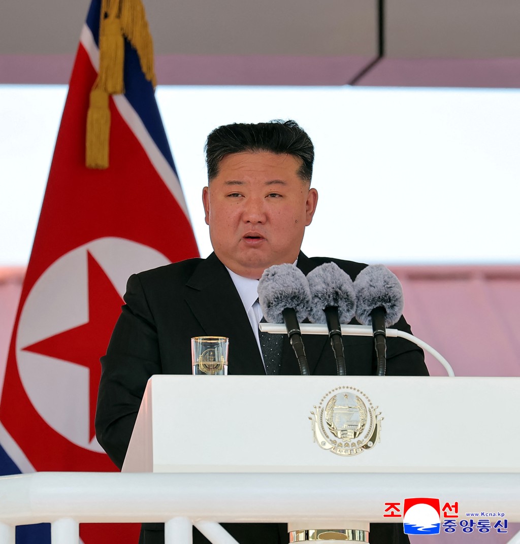 金正恩表示，计划明年再建造2艘5000吨级驱逐舰。路透社