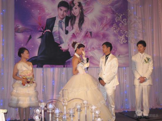 跳水王子田亮和超女葉一茜在2007年奉子成婚。