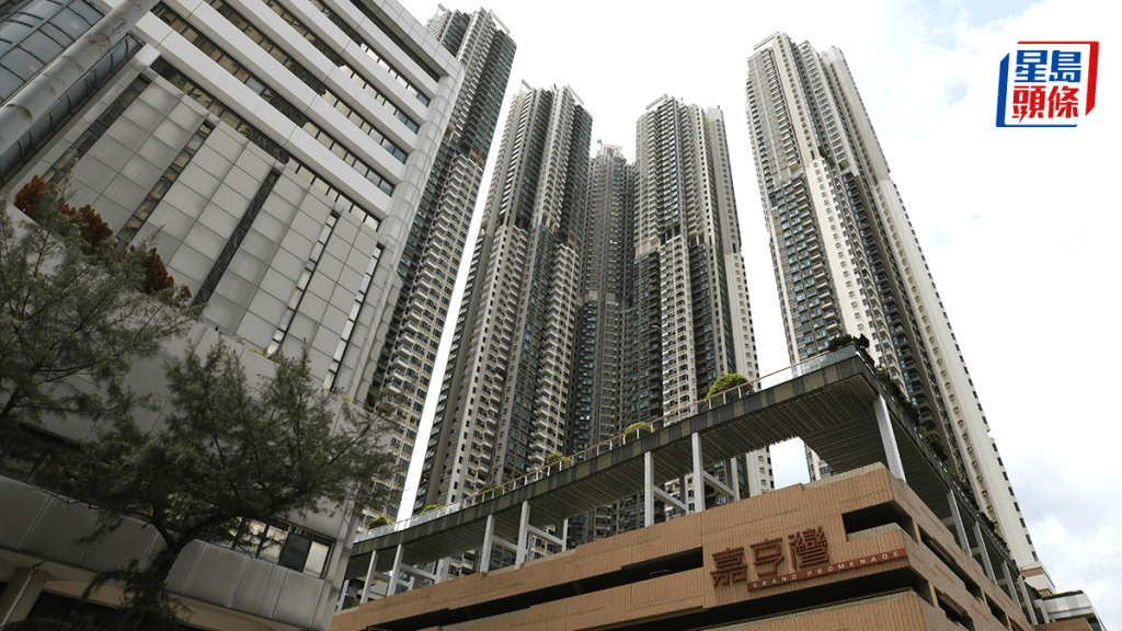 筲箕灣嘉亨灣單位傳「災難級」異味 驚動鄰居報案 屋主網上揭來源竟是「它」