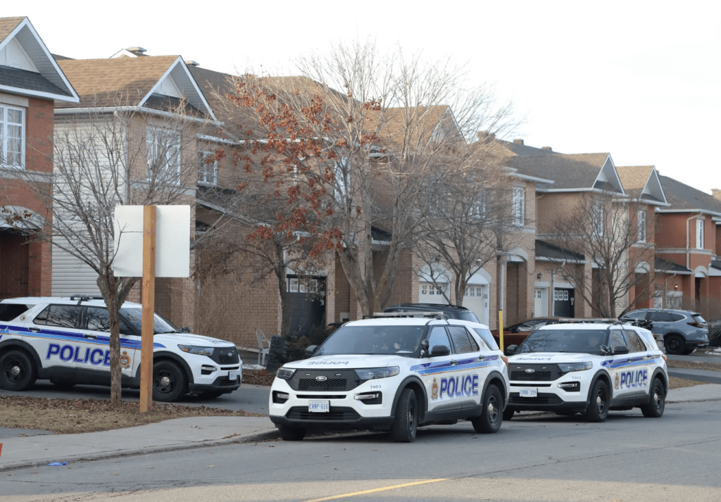 加拿大渥太華一住宅內發生大規模槍擊事件，6人遭槍殺，其中包括4名兒童。美聯社